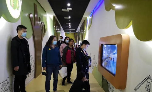 周末探索之旅 周黑鴨主題工業(yè)園的工業(yè)研學與藝術表演體驗